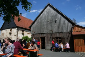 3. Etappe: Bier 4, 5 + 6. Obatzta mit Brot (Heidi alkoholfreies Bier und Käsekuchen)